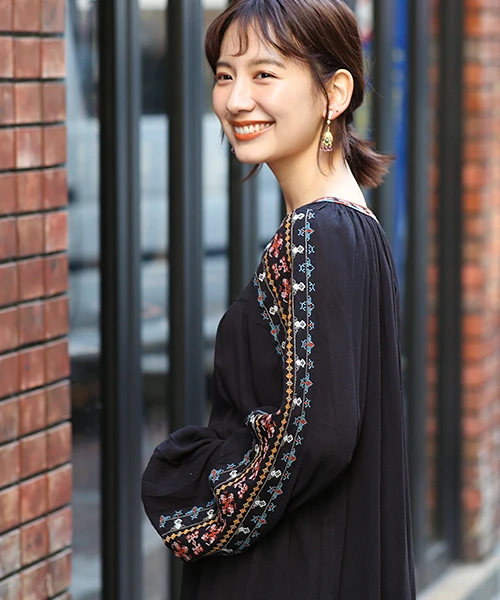 カラフルキカ刺繍チュニックワンピース【WEB限定】 / ワンピース