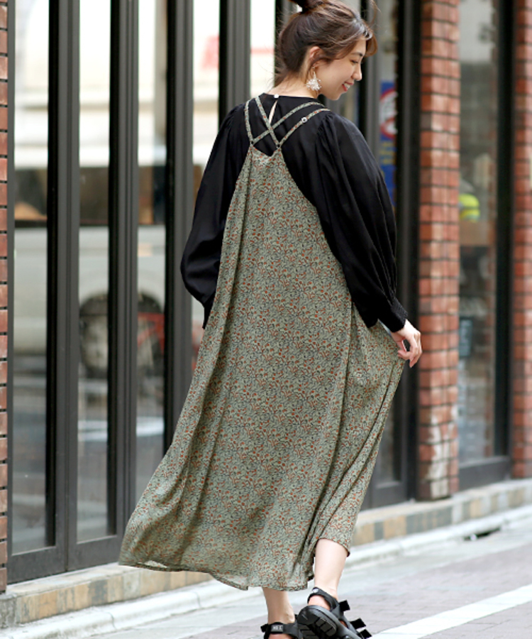 【Vikini Vender】アニカエスニックスリットワンピース KHAKI Vikini Vender】アニカエスニックスリットワンピース KHAKI