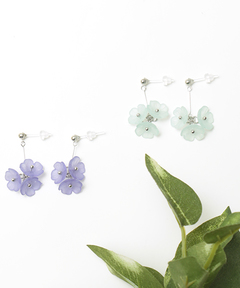 チチカカ |ミニフラワー樹脂ピアス