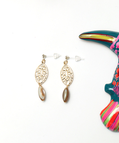 チチカカ |カラーマーブルビーズ樹脂ピアス