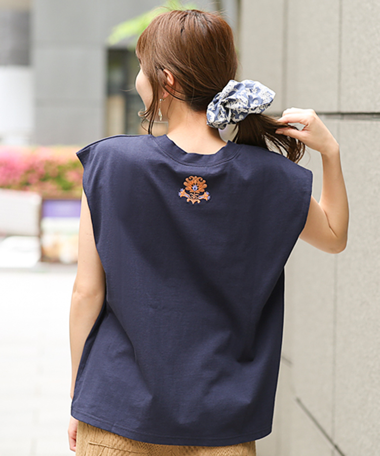 チチカカ |バックネック刺繍Tシャツ