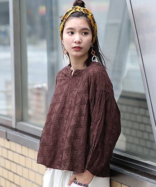 グァテマラ　チチカカ　刺繍が可愛い　トップス グァテマラチチカカ刺繍が可愛いトップス