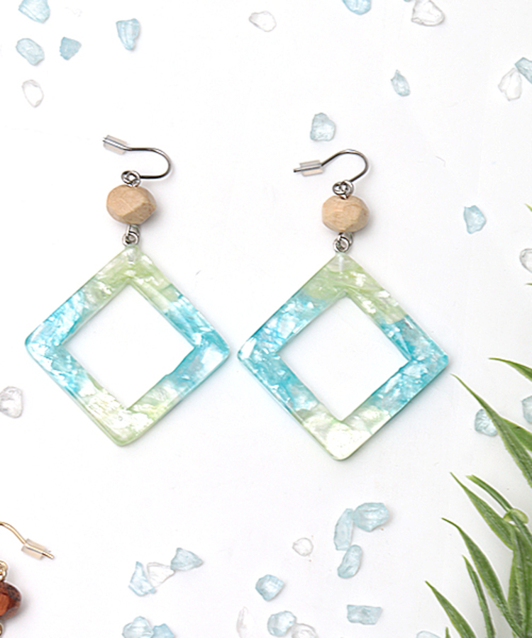チチカカ |ウッド&カラフルシェル ピアス