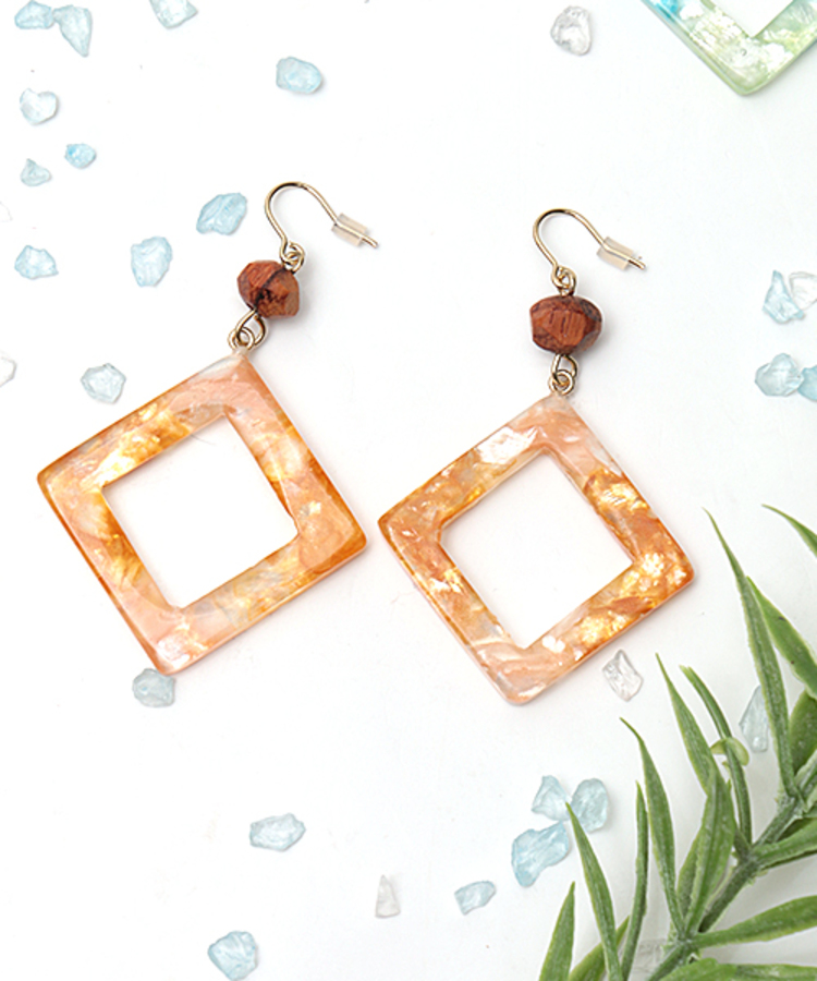 チチカカ |ウッド&カラフルシェル ピアス