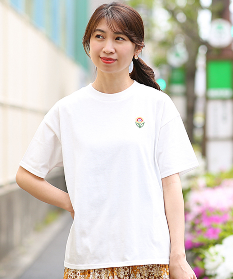 チチカカ |ワンポイントフラワー刺繍Tシャツ