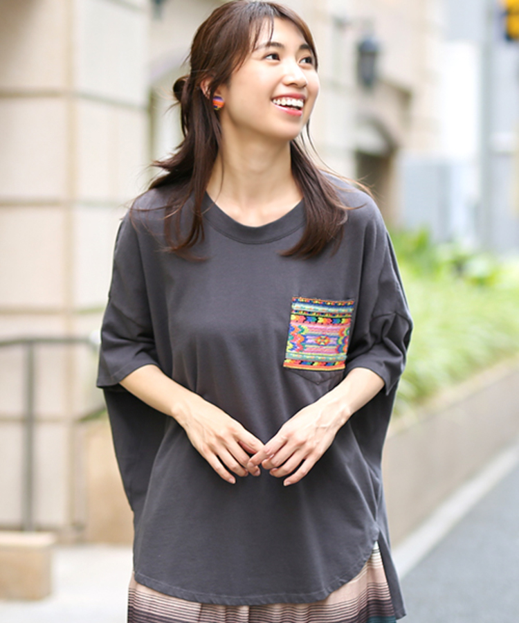 チチカカ |フェアトレードコットンドルマンポケット刺繍プルオーバー