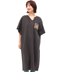 チチカカ |フェアトレードコットンミニ裏毛ポケット刺繍ワンピース