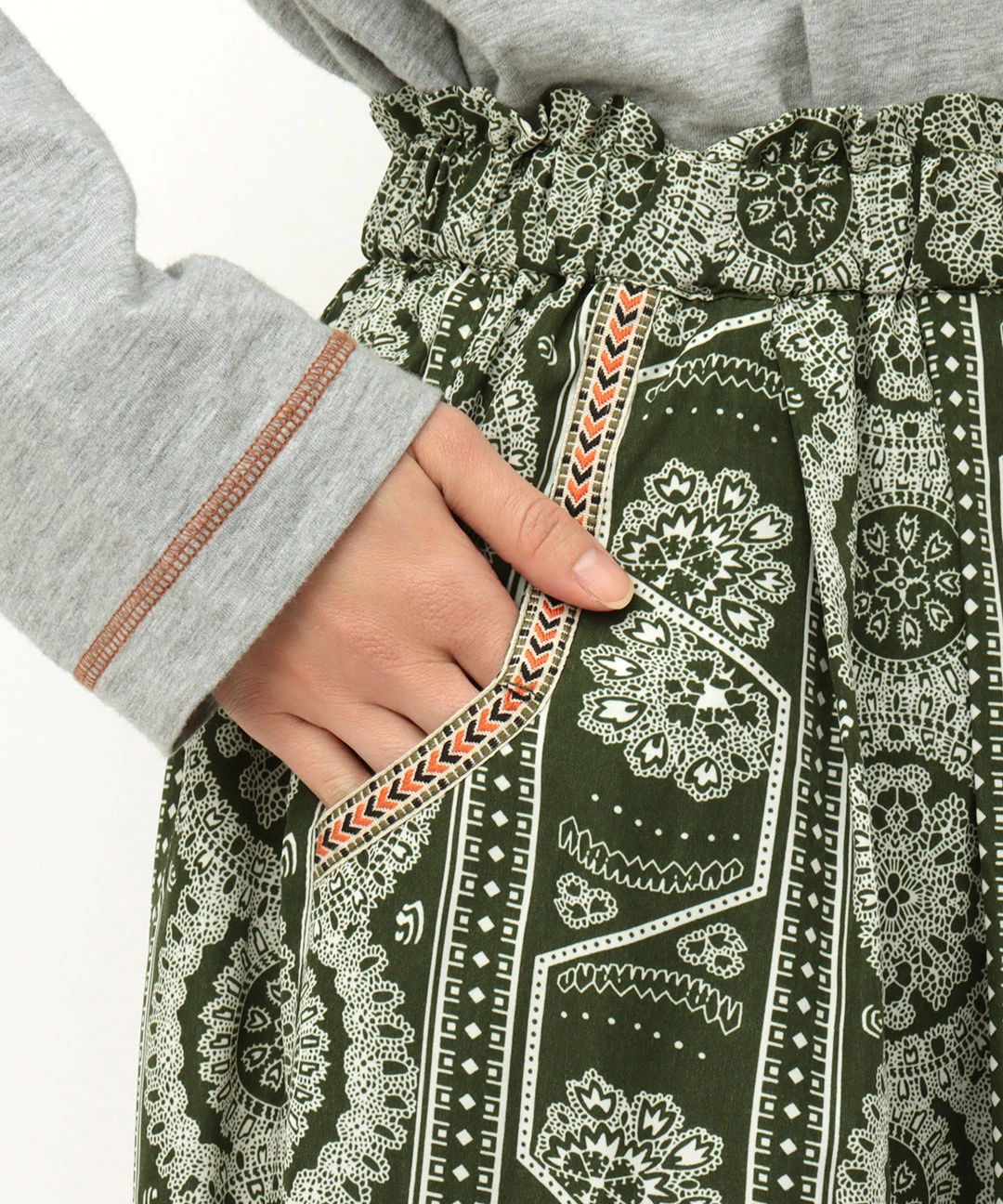 ◆Aelfric Eden◆ダックスフント刺繍 ジョガーパンツ 送料関税込 追加生産決定！/高身長サイズ39有り】とろみツイルタック