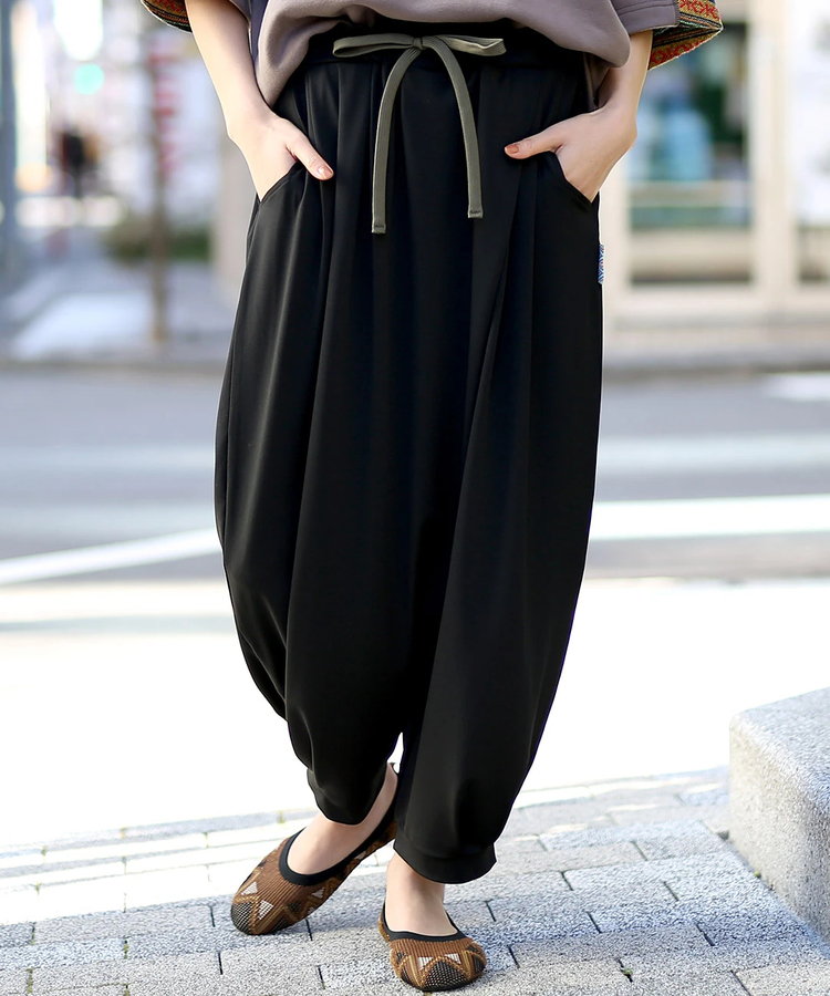 チチカカ |吸汗速乾ハイストレッチタイ風パンツ