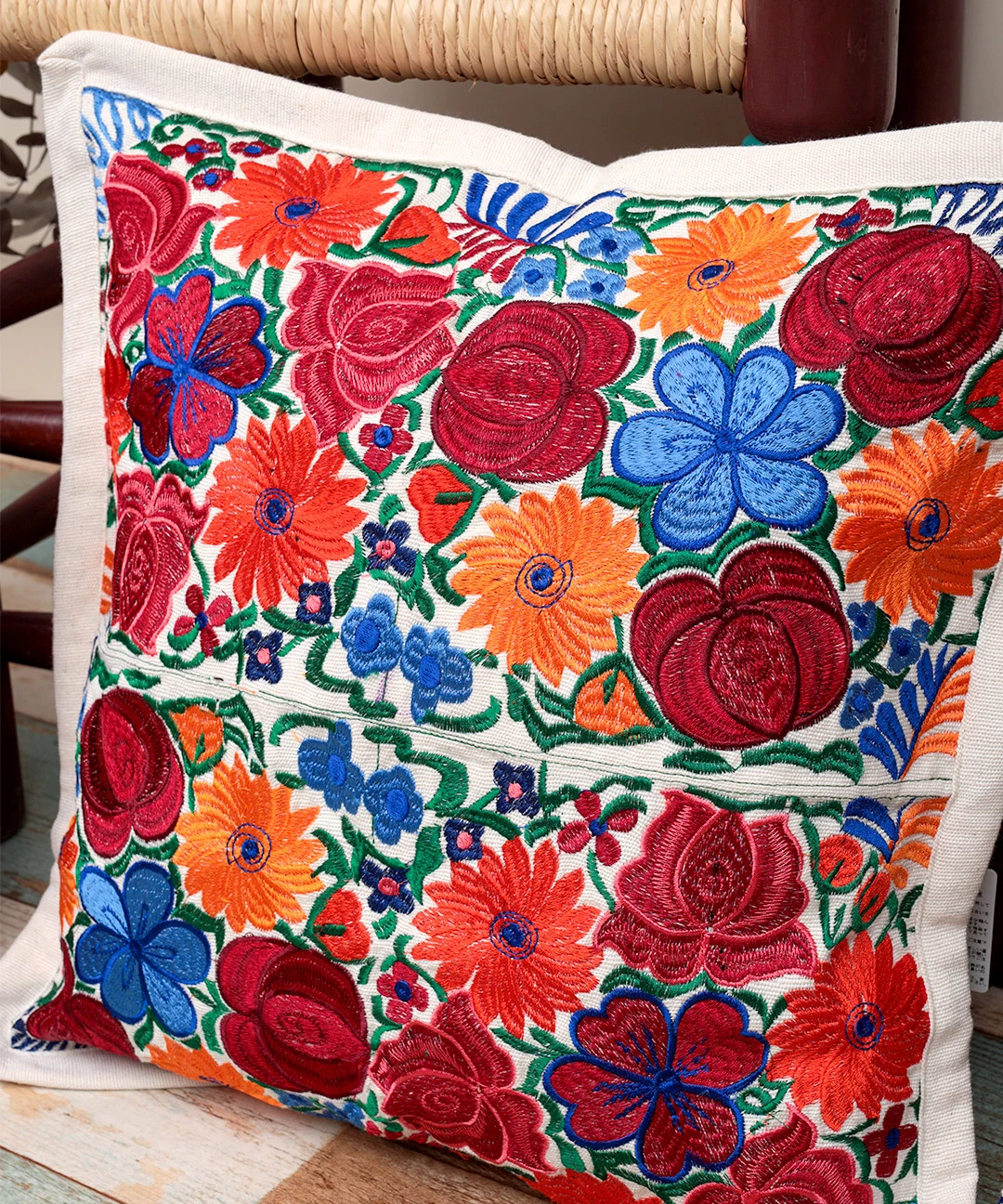 2666豪華な刺繍の袋帯リメイク　正絹クッションカバー　45cm角の存在感！2個 837439f7cdab637ea1b922aa94192e