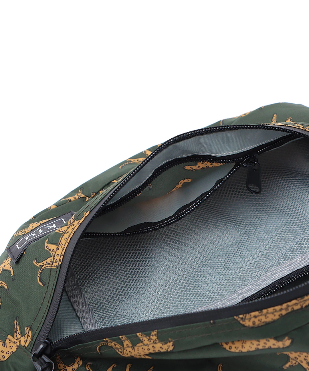 KiU ウォータープルーフボディバッグ / ショルダーバッグ