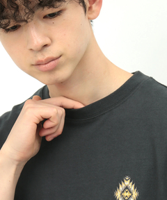 チチカカ |ムービングオルテガプリントTシャツ