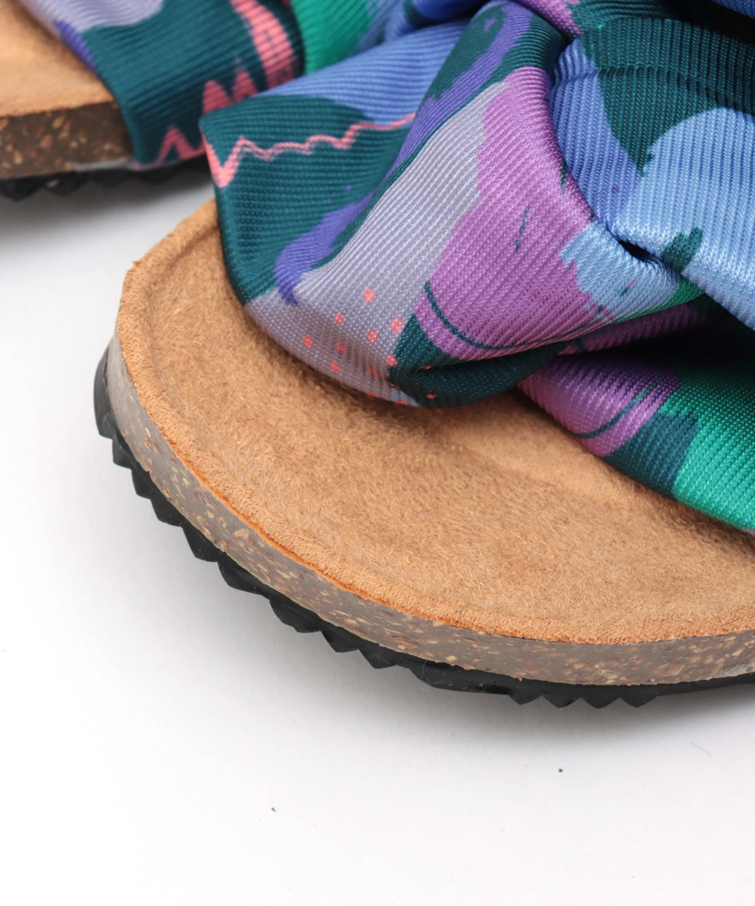 そらっち BACK SPINDLE LOGO ZIP HOODIE｜CONVERSE TOKYO (コンバース