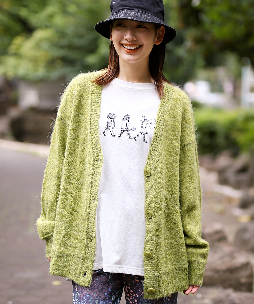 か39 美品　レオナールファッション　貝殻蝶プリント長袖チュニック　カーデ か39 美品 レオナールファッション 貝殻蝶プリント長袖