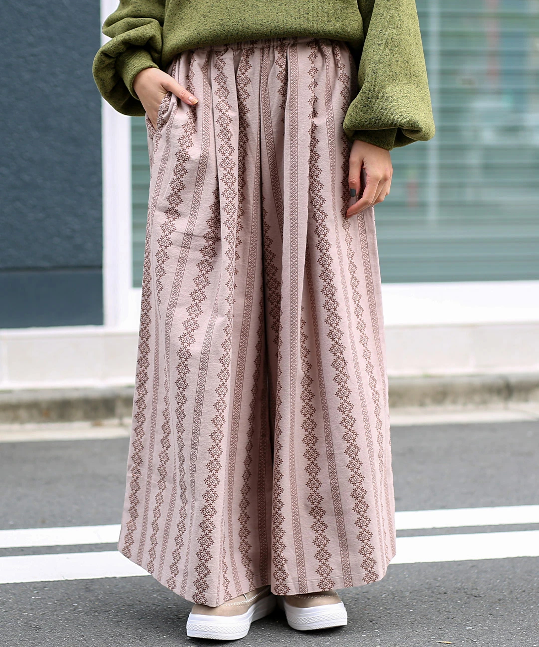 フラワーストライプワイドパンツ 【3月2日(月)15時までの限定価格