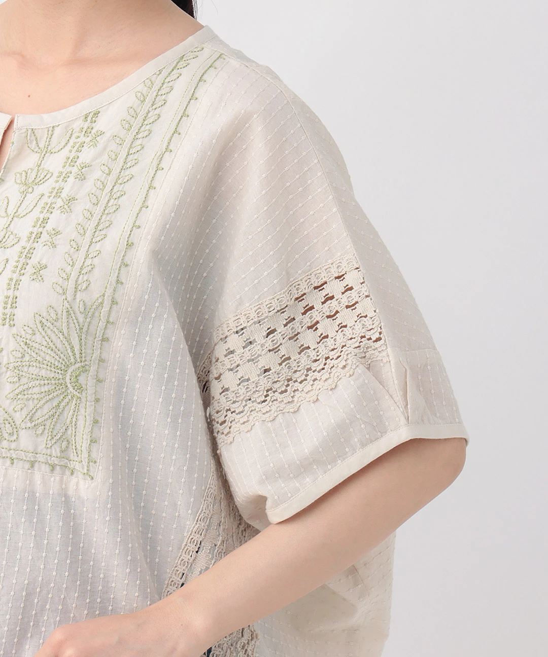 エコフレンドリーコットン×ラクノウ刺繍プルオーバー / シャツ