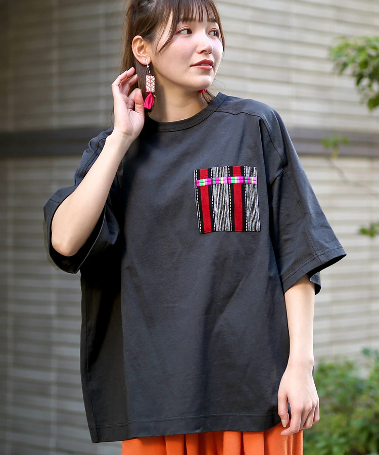チチカカ |ジャカードポケットコルテ刺繍Tシャツ