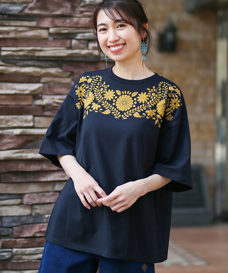 チチカカ |花プクプリントTシャツ