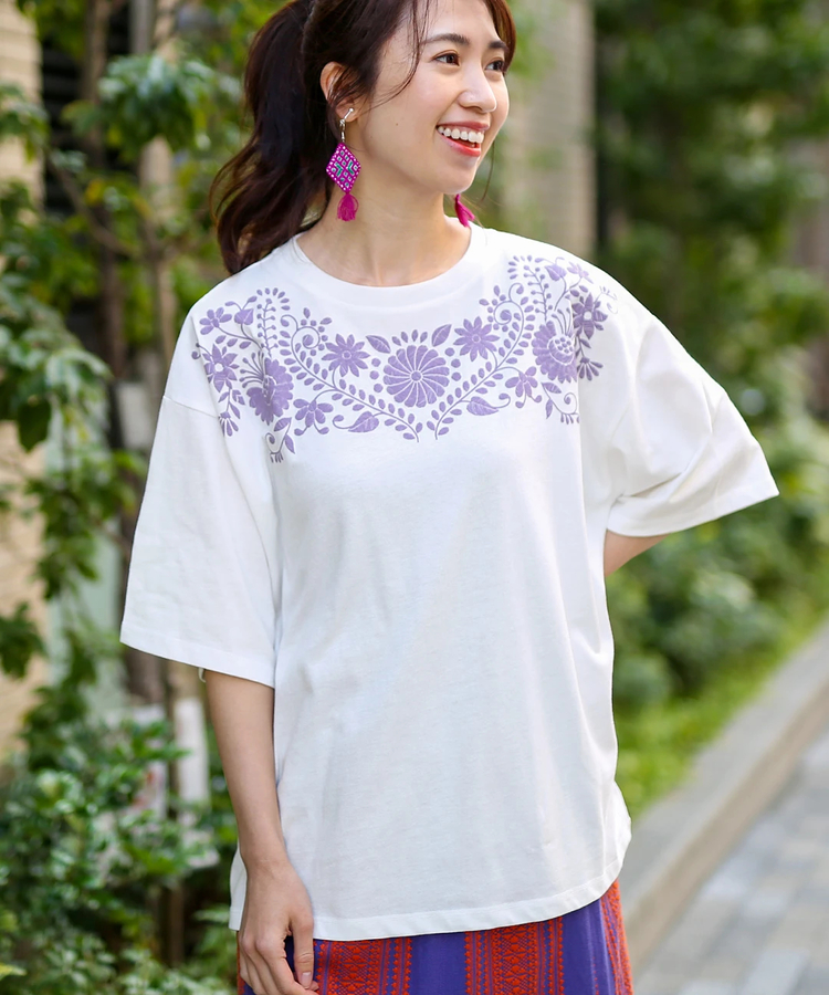 チチカカ |花プクプリントTシャツ