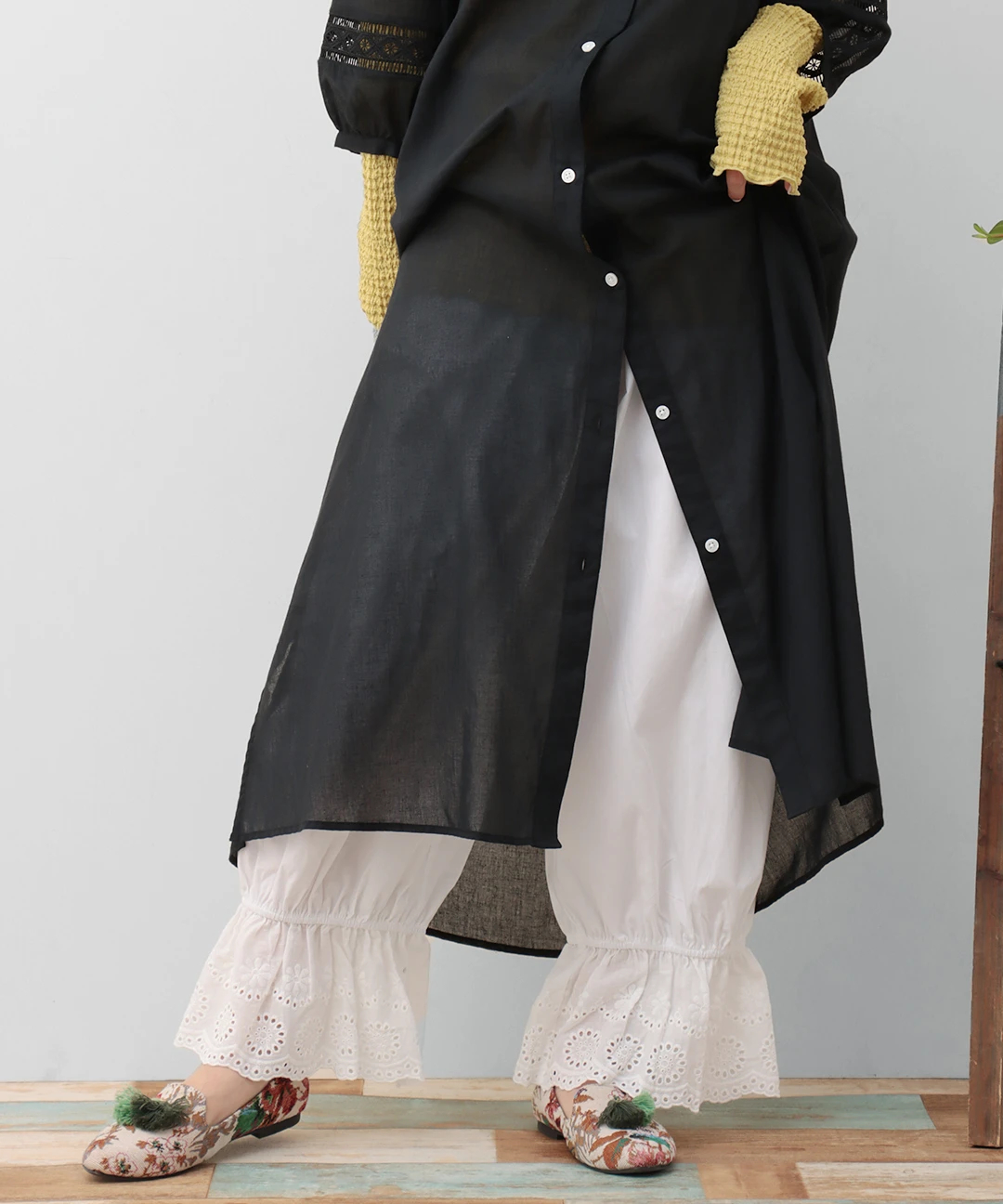 【新品タグ付き】IENA/babaco 黒裾フリルパンツ idEMbxadyy2b.jpg?width=768