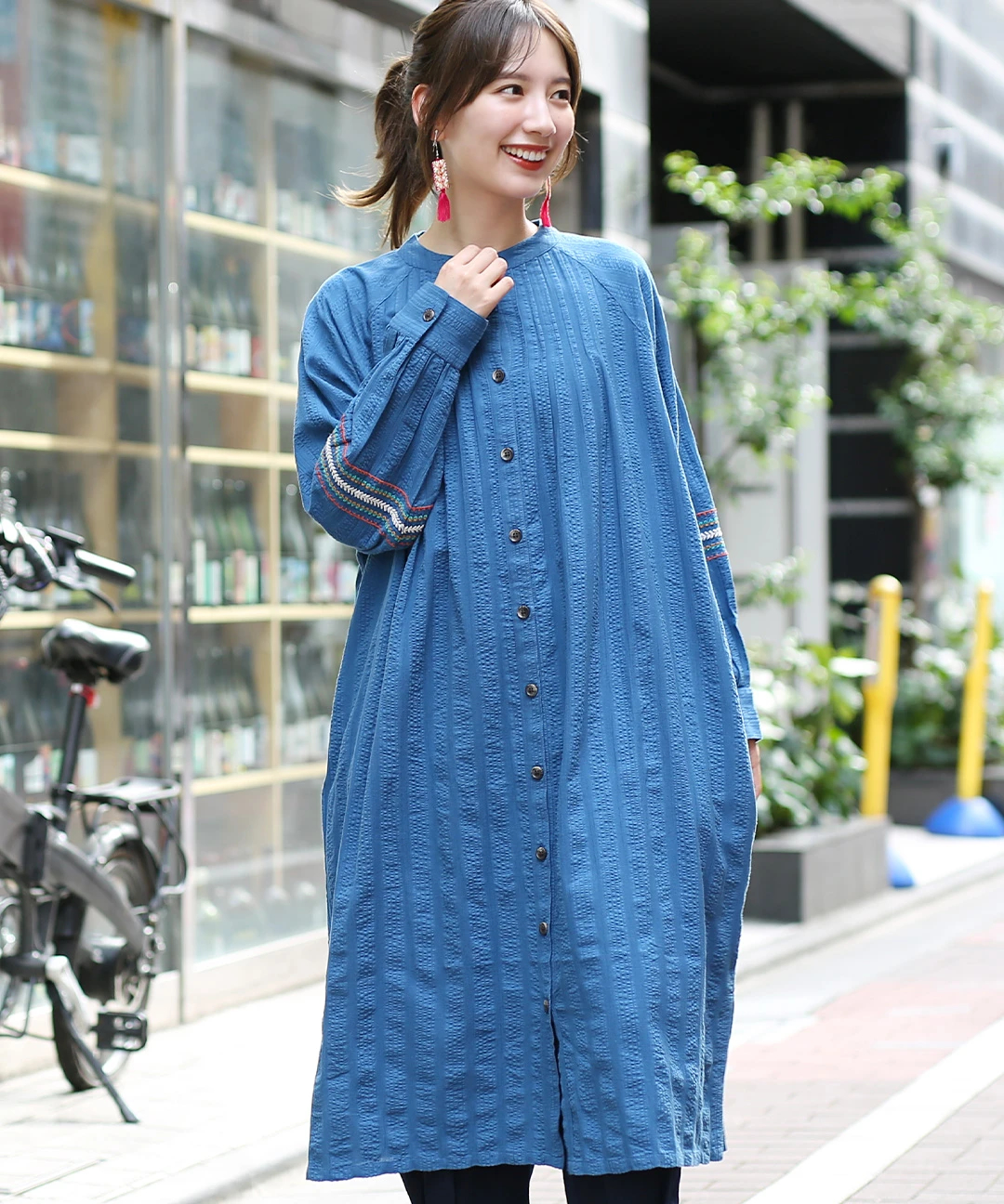 コットンサッカーストライプ刺繍ワンピース / ワンピース