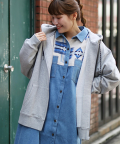 チチカカ |バックプリント裏毛ジップパーカー