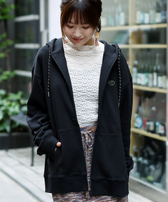 チチカカ |バックプリント裏毛ジップパーカー