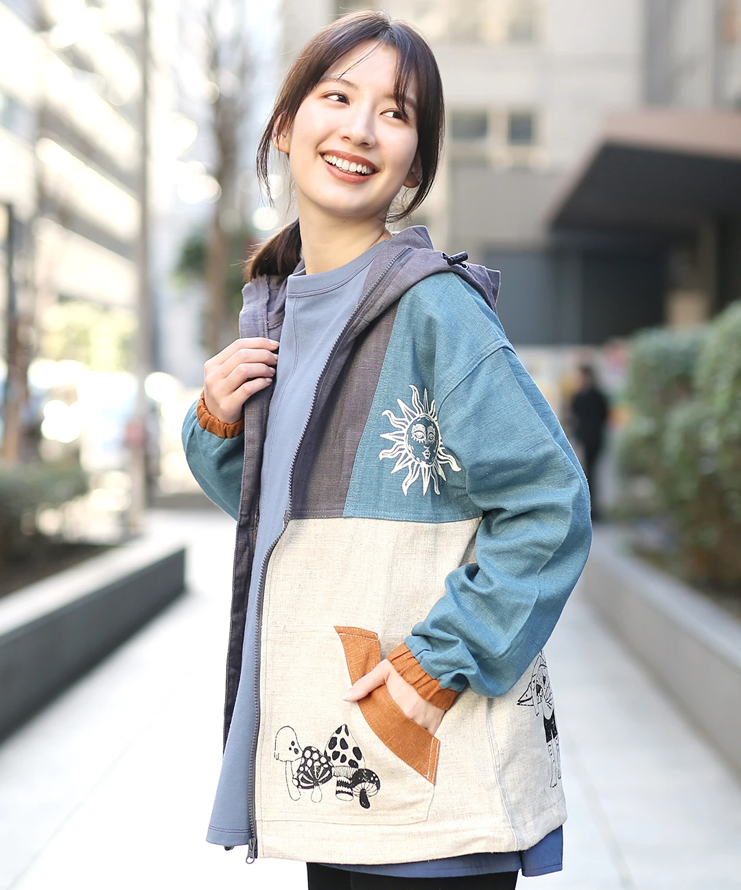 go slow caravan LINEN/RAYON 断ち身 プリントパーカー go slow caravan（ゴースローキャラバン）の「LINEN/RAYON断ち身