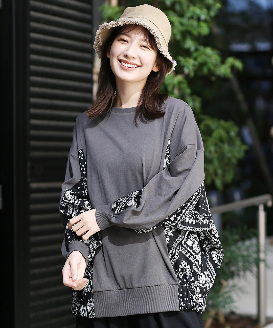 関税込 ドルチェ＆ガッバーナ Tシャツ バンダナプリント 半袖 綿 関税込 ドルチェ&ガッバーナ コットン Tシャツ バンダナプリント