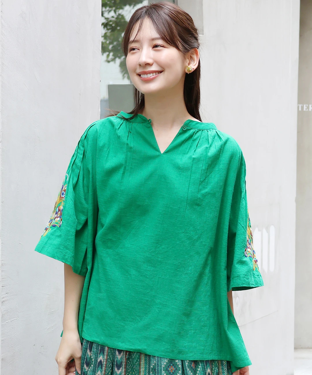 スリーブブーケ刺繍プルオーバー / シャツ・ブラウス