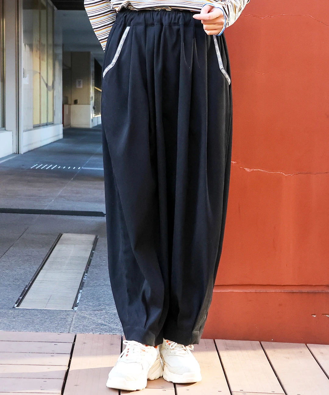 TAIGALIONA／OUT TACK PANTS／アウトタックパンツ TAIGALIONA／OUT TACK PANTS／アウトタックパンツ