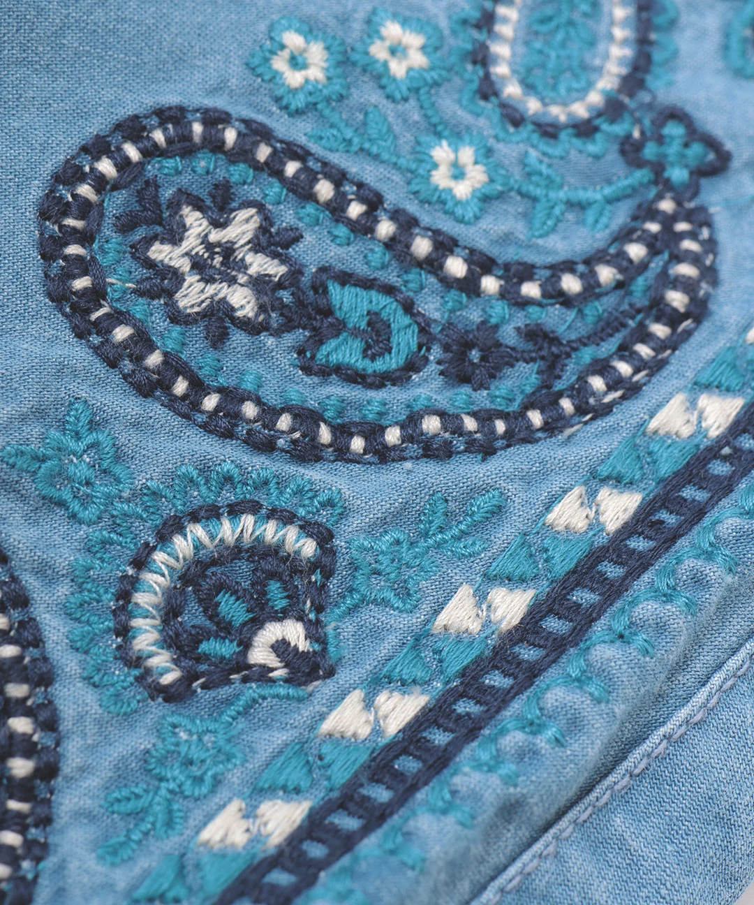 チコエリ Rico ライトデニムペイズリー刺繍スカート / スカート