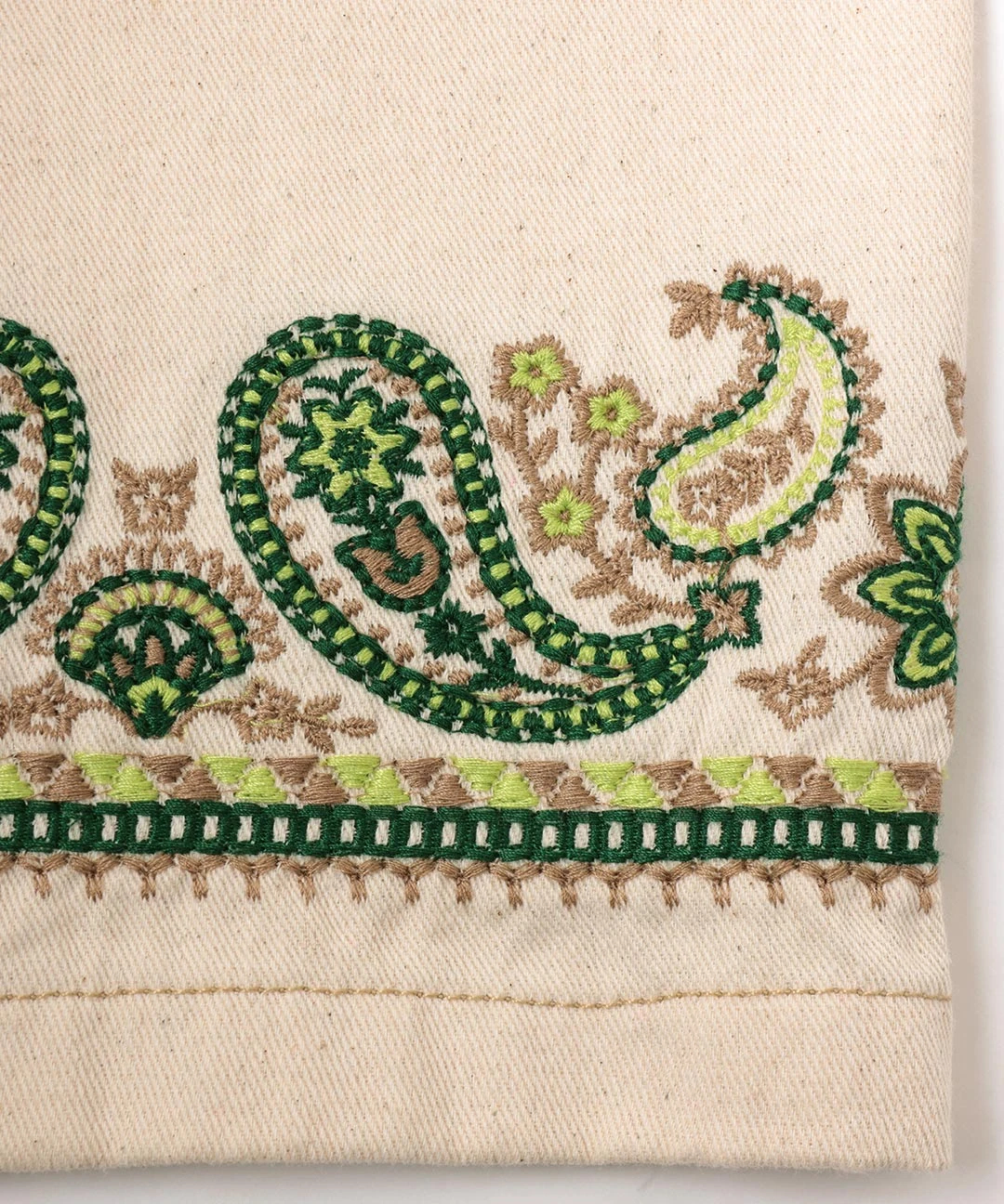 Rico ライトデニムペイズリー刺繍シャツ ／ デニムシャツ ペイズリー柄 刺しゅう シャツ トップス デニム地 開襟 半袖 半端袖 ゆったり 羽織り レディース Rico ライトデニムペイズリー刺繍シャツ / シャツ・ブラウス