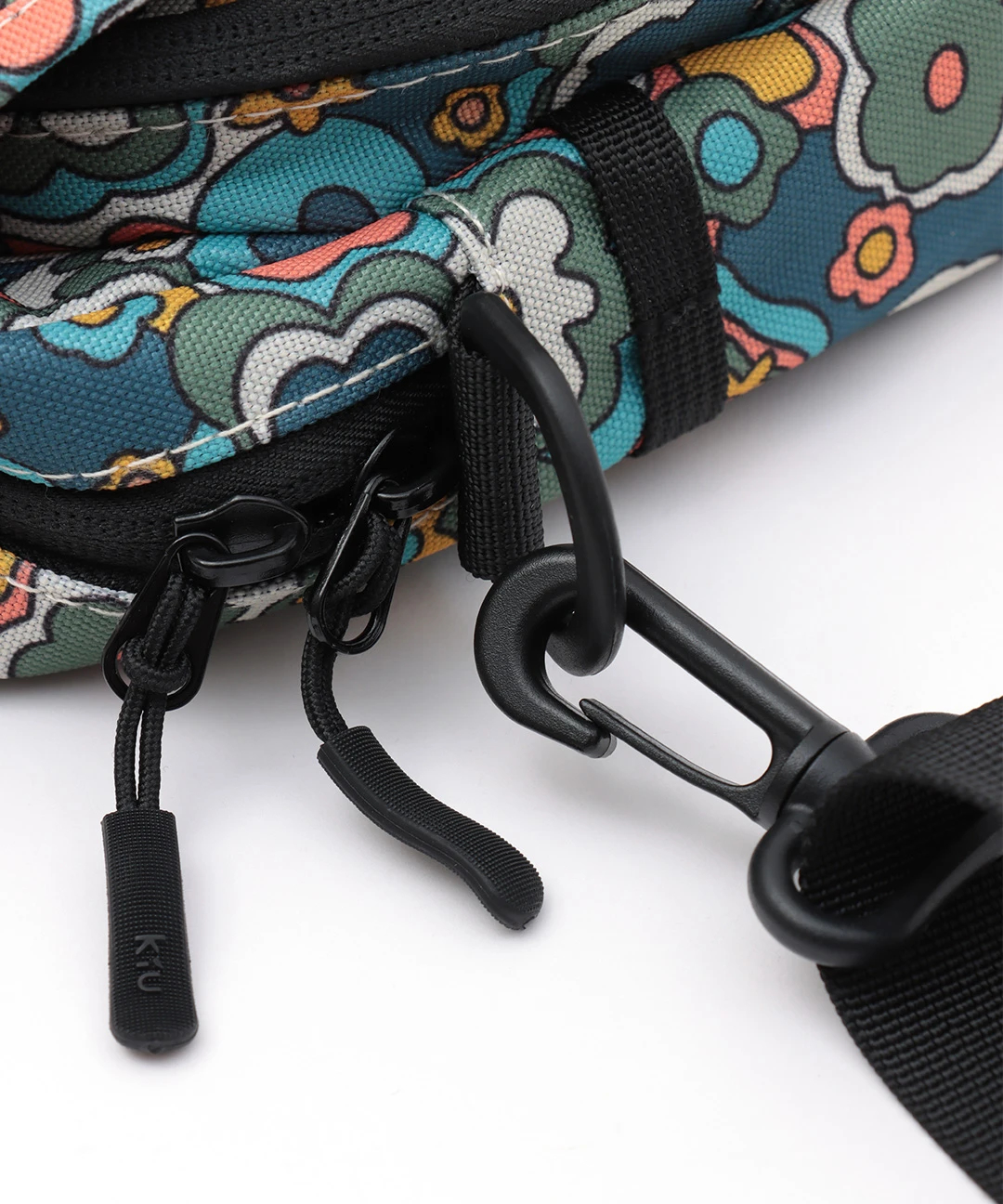 KiU フラップポケットショルダーバッグ / ショルダーバッグ・ボディ