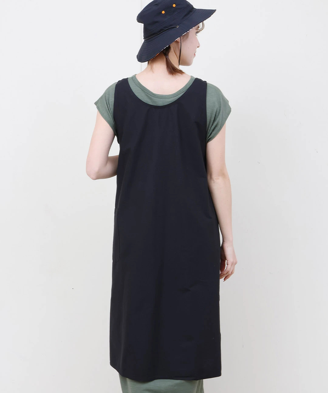 THERIACA テリアカ　エプロンドレス a21072301.jpg