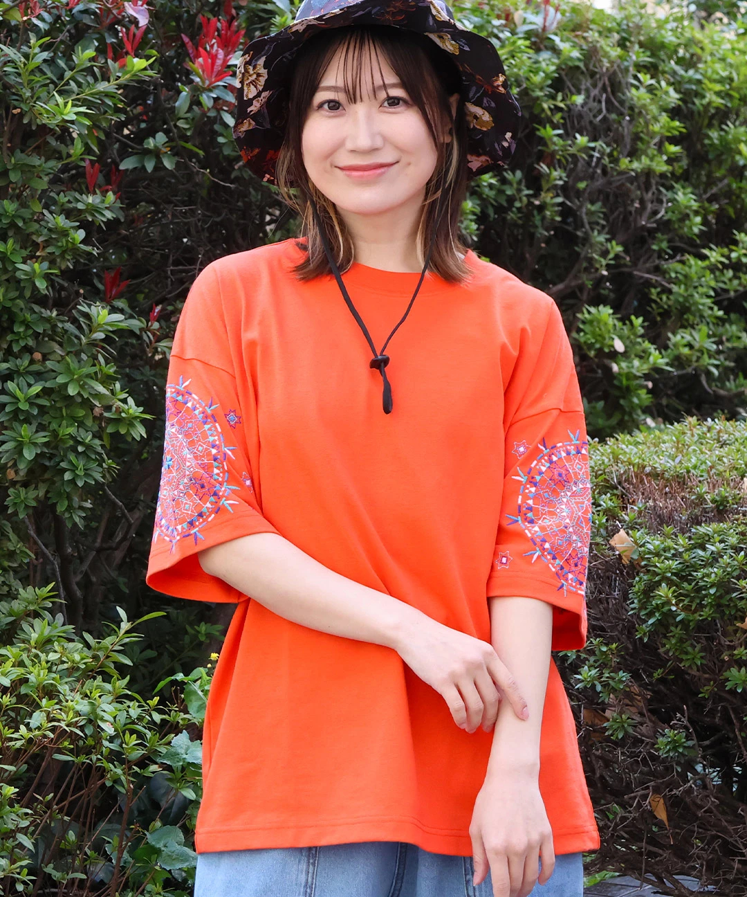 グァテマラ　チチカカ　刺繍が可愛い　トップス グアテマラ凧揚げスリーブ刺繍Tシャツ / Tシャツ・カットソー