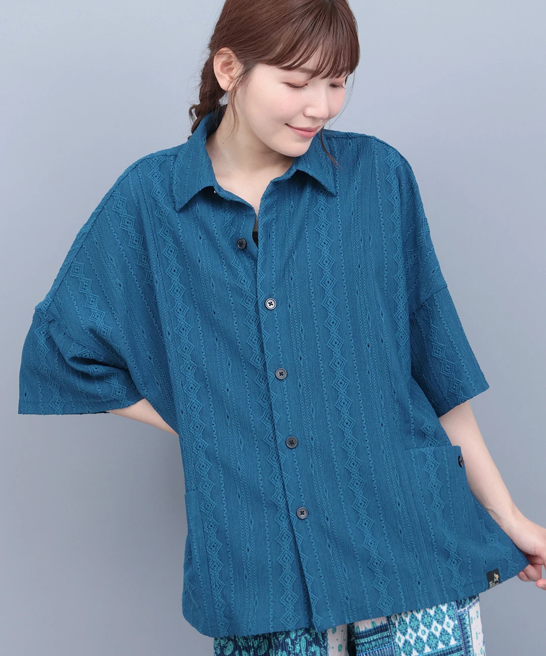 go slow caravan シャーリングレース半袖シャツ【WEB限定】 ／ シャツ 涼しげ ルーズシルエット 幾何学模様 オーバーサイズ 男女兼用 春 夏 ベーシック チチカカ go slow caravan シャーリングレース半袖シャツ【WEB