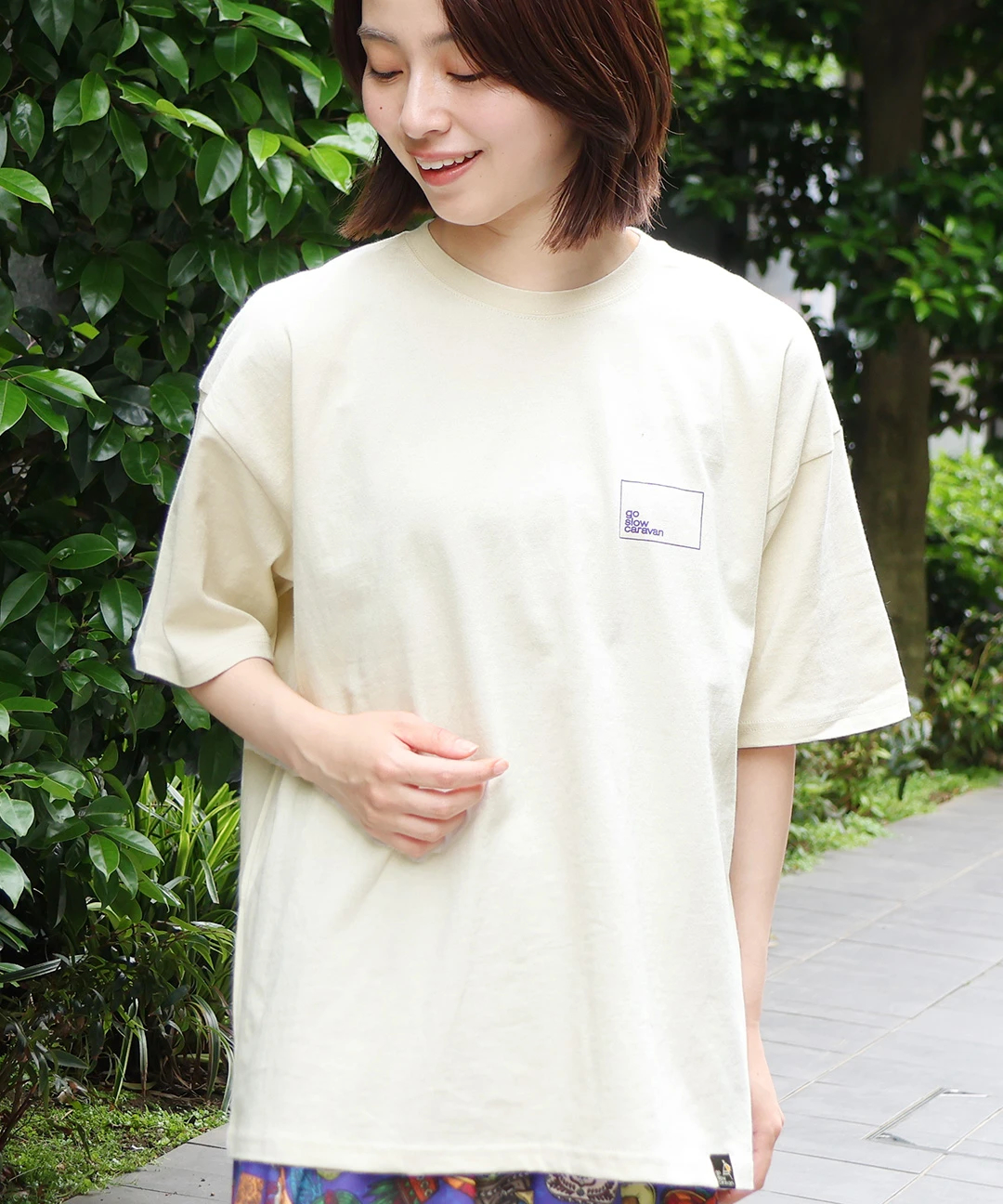 go slow caravan スクエアロゴバックプリントTシャツ【WEB限定