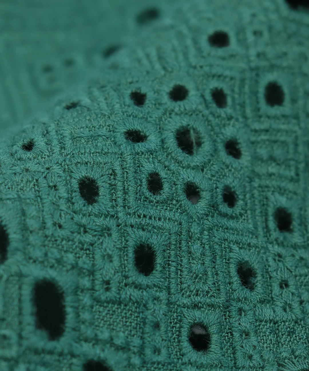 Rico カットワーク刺繍プルオーバー ／ シャツ ブラウス トップス レディース 春 夏 長袖 カットワーク 刺繍 透け感 キーネック インド 綿 麻 ナチュラル チチカカ Rico カットワーク刺繍プルオーバー ／ シャツ