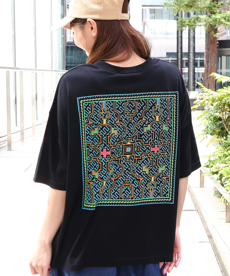 チチカカ |エンブロイダリータッチシピボプリントTシャツ