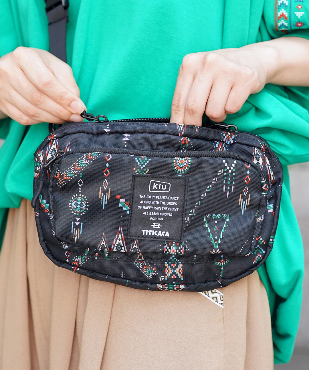 KiU コラボ フロントポケットミニショルダー / ショルダーバッグ