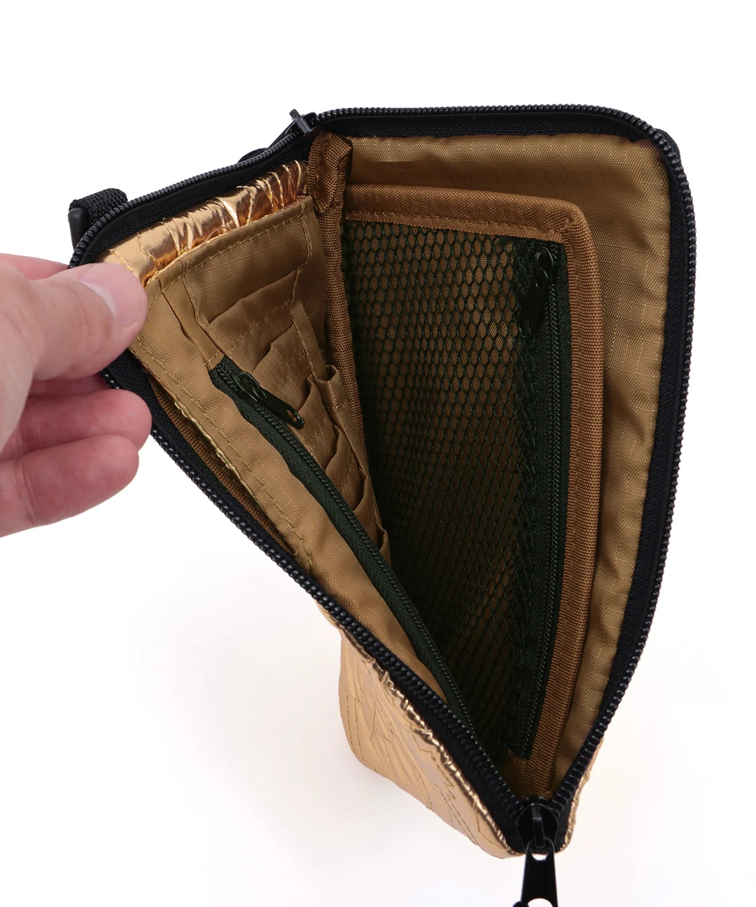 シャイニーキルティングスマホショルダーポーチ 【3月2日(月)15時まで