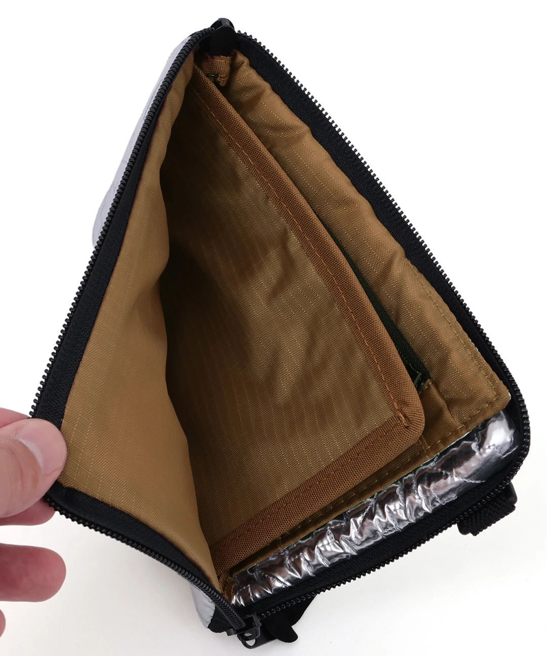 シャイニーキルティングスマホショルダーポーチ 【3月2日(月)15時まで