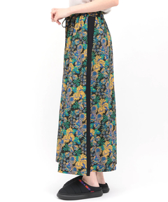 チチカカ |ドライ軽量ストレッチUVラインスカート