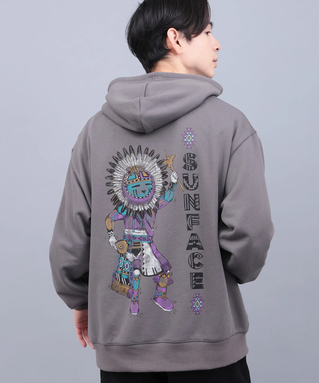 C.E グレー フロントプリント パーカー スクリーンプリントプルオーバーパーカー（WEB限定価格 4/22～5/10）(S