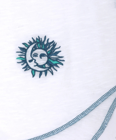 チチカカ |吸湿発熱ワンポイント刺繍ロングTシャツ