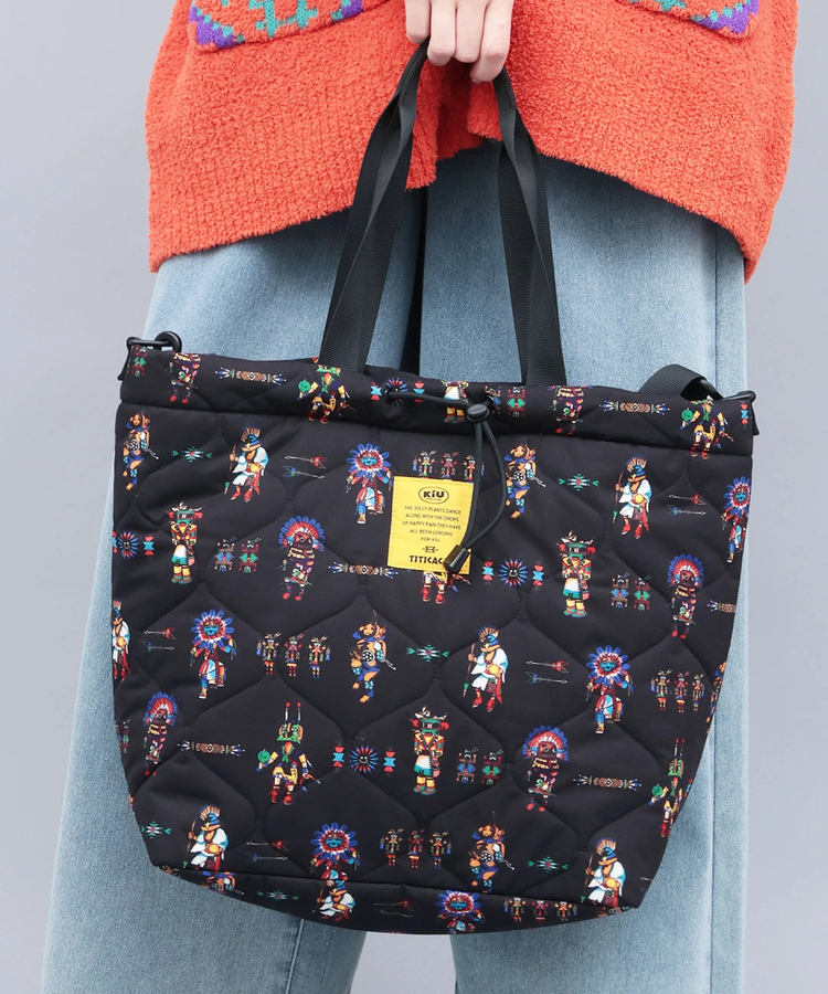 KiU コラボ パデットトートバッグ/着用写真
