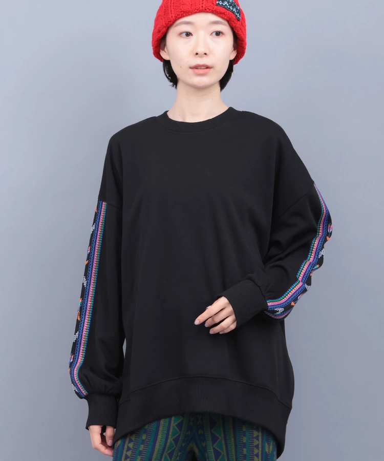 チチカカ |裏シャギーボア刺繍ポカクルーネックプルオーバー