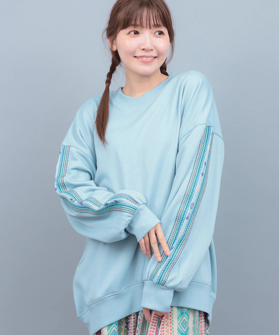 裏シャギーボア刺繍ポカクルーネックプルオーバー / スウェット 