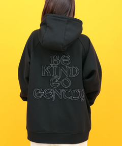 チチカカ |Orale! 裏起毛ロゴパッチフーディー